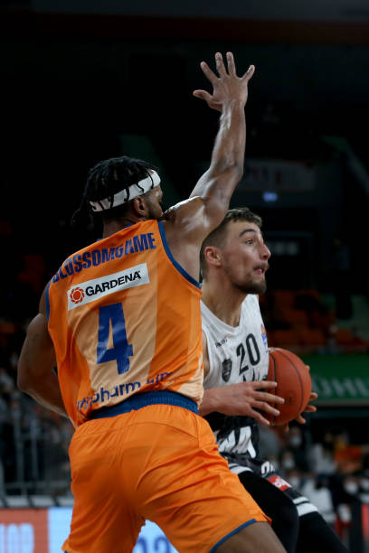 向球迷传达 向球迷传达