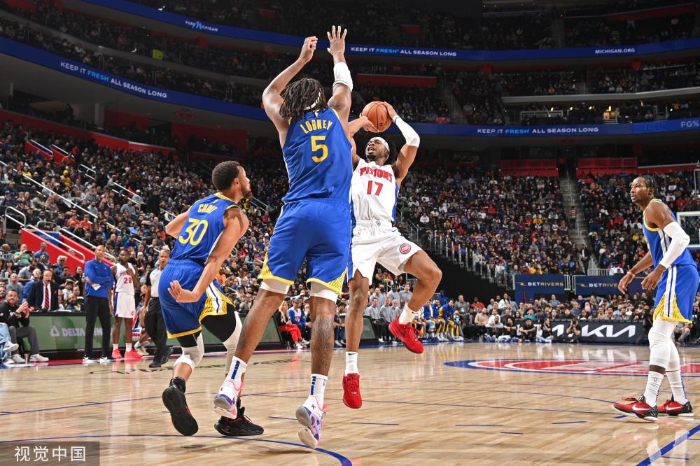 [国]塞尔吉尼奥压哨驰援 伊万科维奇展笑颜.