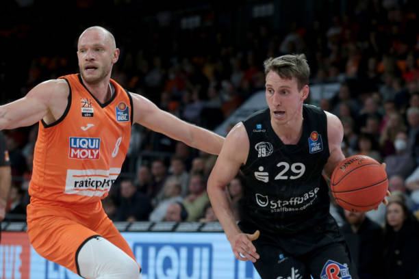 迈尼昂：今天比赛是为了复仇，首回合让我们自尊心受挫了.